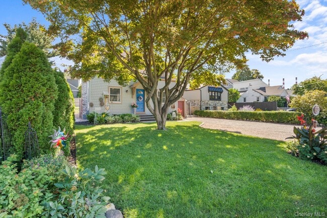 2 West St in Northport, NY - Building Photo - Building Photo