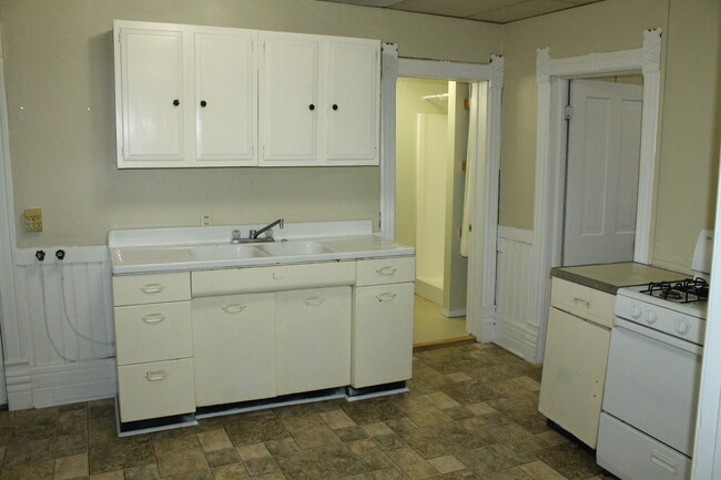119 Elm St, Unit 1 in Vermillion, SD - Building Photo - Building Photo
