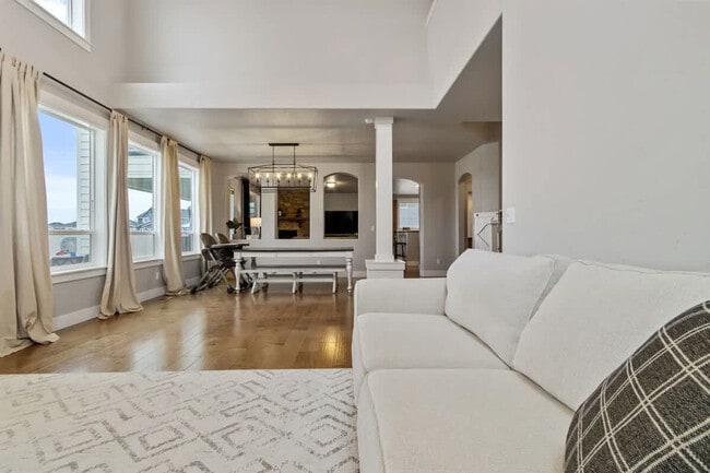 property at 5118 N Cunard Wy