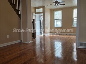 323 Cross St in Philadelphia, PA - Building Photo - Building Photo