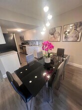 5349 Vineland Rd in Orlando, FL - Building Photo - Building Photo