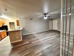 10661 Braes Bend Dr in Houston, TX - Building Photo - Building Photo