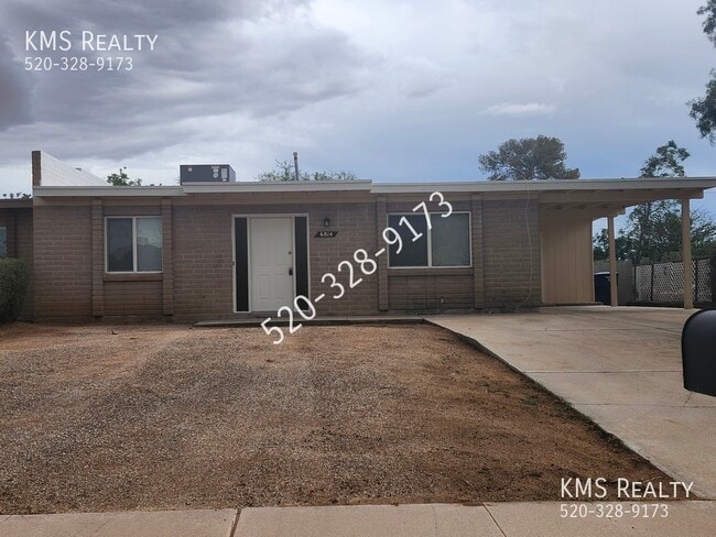property at 6814 E Barrow St