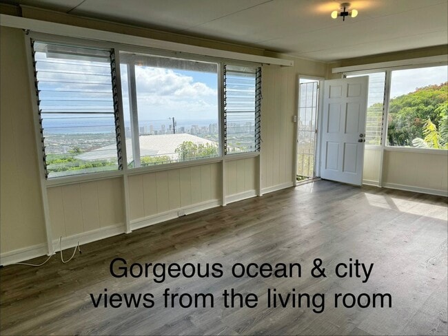 3670 Hilo Pl in Honolulu, HI - Building Photo - Building Photo