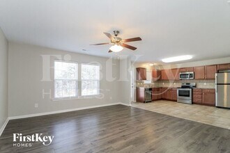 5615 Misty Hill Cir in Clemmons, NC - Building Photo - Building Photo