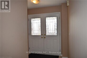 3319 Mikalda Rd in Burlington, ON - Building Photo - Building Photo