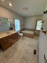 2347 SE Pennsylvania Ave in Topeka, KS - Building Photo - Building Photo