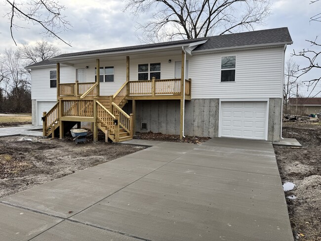 property at 709 S 3rd St