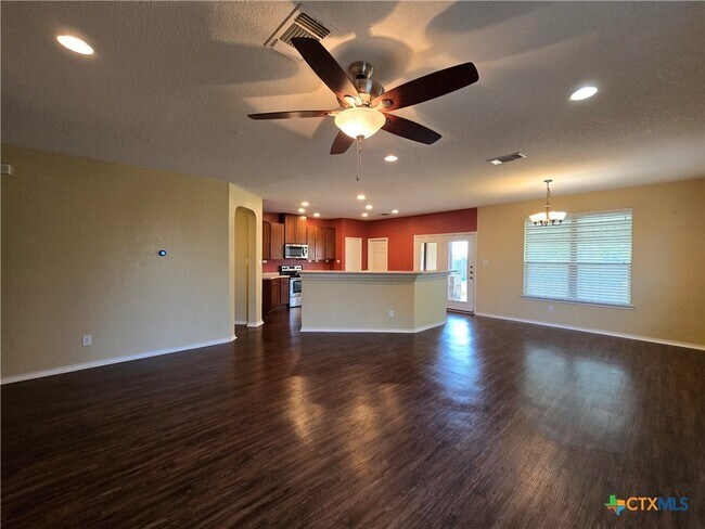1492 Jordan Crossing in New Braunfels, TX - Building Photo - Building Photo