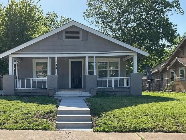 property at 124 N Yorktown Ave