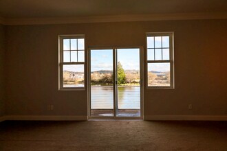 401 Abby Rd in Raymond, WA - Building Photo - Building Photo