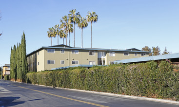 Palms at the Pruneyard in Campbell, CA - Foto de edificio - Building Photo