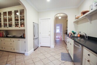 89 Pleasant St, Unit 3 in Brookline, MA - Building Photo - Building Photo
