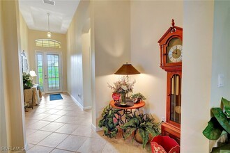 11970 Bramble Cove Dr in Ft. Myers, FL - Foto de edificio - Building Photo