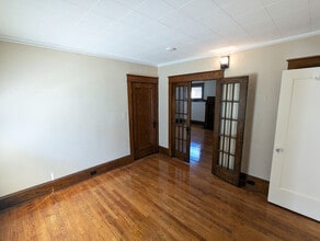 353 W 10th St, Unit 353 W 10th St in Erie, PA - Foto de edificio - Building Photo