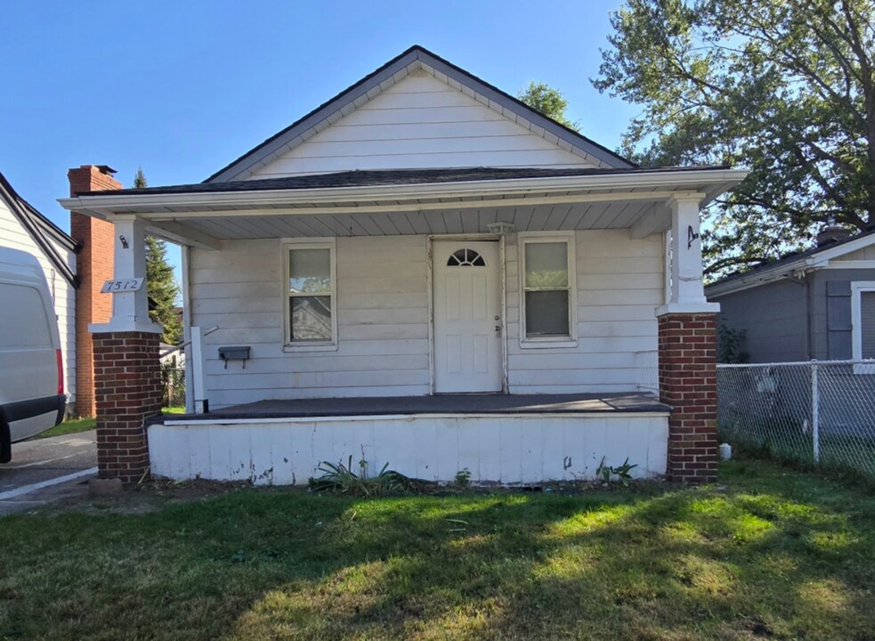 7512 Hudson Ave in Warren, MI - Building Photo