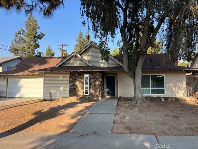 property at 705 S Grove St