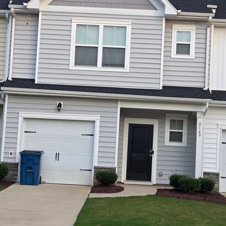 8149 Sheffield Dr in Terrell, NC - Building Photo