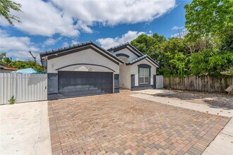 15519 SW 182nd Ln in Miami, FL - Building Photo - Building Photo