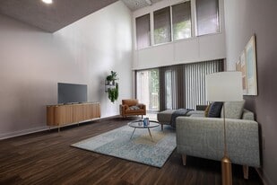 Villas of East Cobb in Marietta, GA - Building Photo