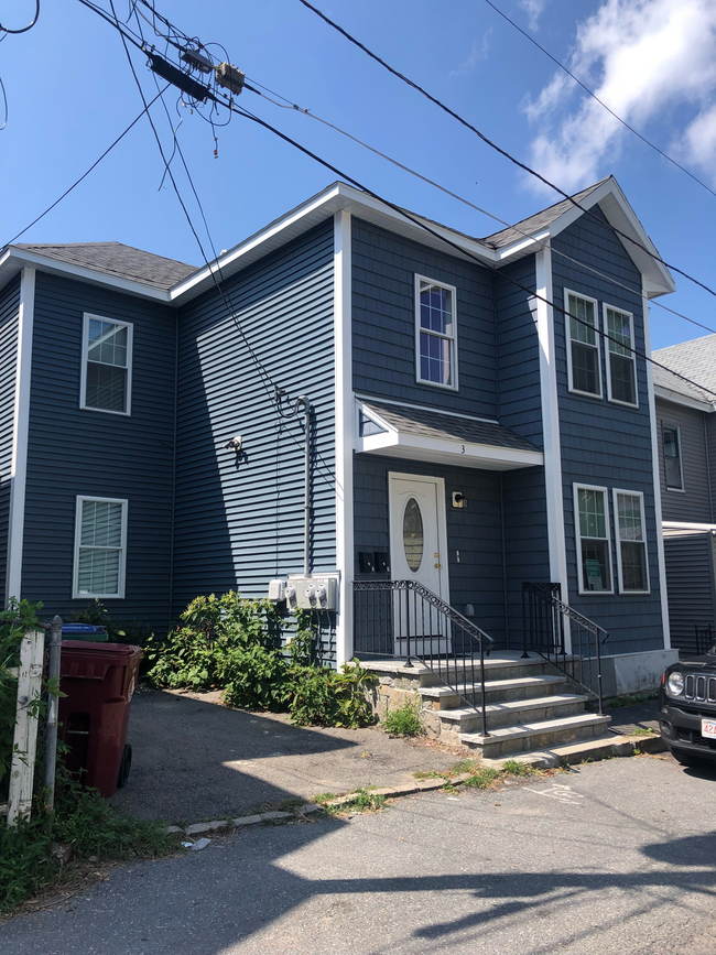 property at 3 Rockdale Ave