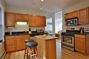 46 Middle St, Unit 3 in Boston, MA - Building Photo