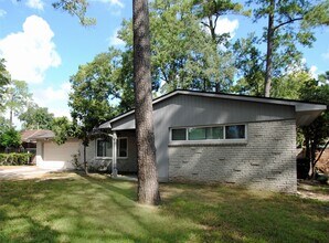 10034 Cedardale Dr in Houston, TX - Building Photo - Building Photo