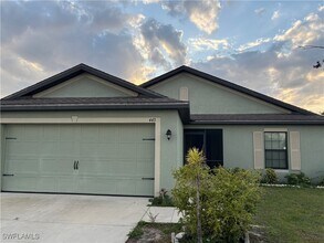 443 Shadow Lakes Dr in Lehigh Acres, FL - Building Photo - Building Photo