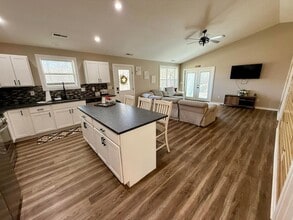 813 Eaton Hollow Rd SW in Lancaster, OH - Building Photo - Building Photo