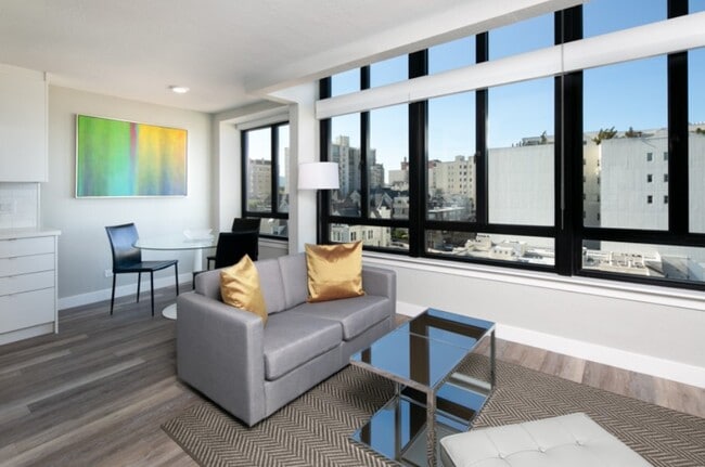 2000 Broadway Street Apartments in San Francisco, CA - Foto de edificio - Building Photo