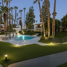 5301 E Waverly Dr in Palm Springs, CA - Building Photo - Building Photo