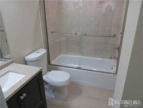 29 Gwizdak Ct in Sayreville, NJ - Building Photo - Building Photo