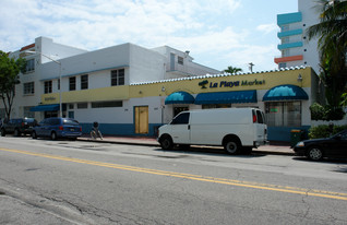 249 Collins Ave in Miami Beach, FL - Foto de edificio - Building Photo