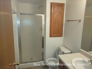Charming 2 Bedroom 2 Bathroom Centrally Lo in Sioux Falls, SD - Building Photo - Building Photo