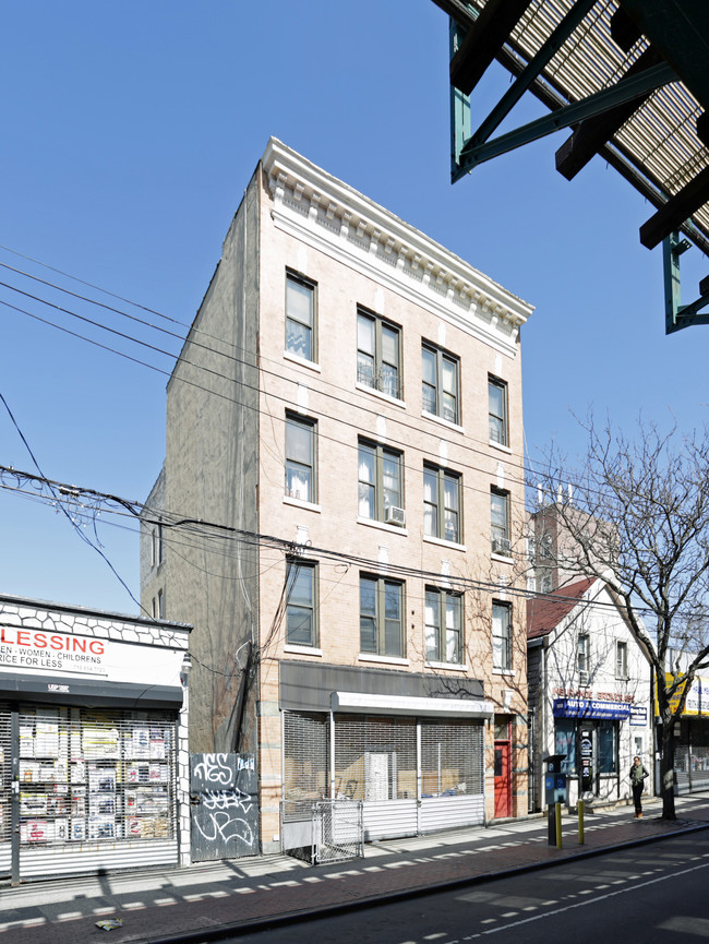 3857 White Plains Rd in Bronx, NY - Building Photo - Building Photo