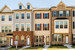 3929 Small Roundtop Rd in Fort Meade, MD - Building Photo