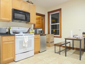103 Calumet St, Unit 2 in Boston, MA - Foto de edificio - Building Photo