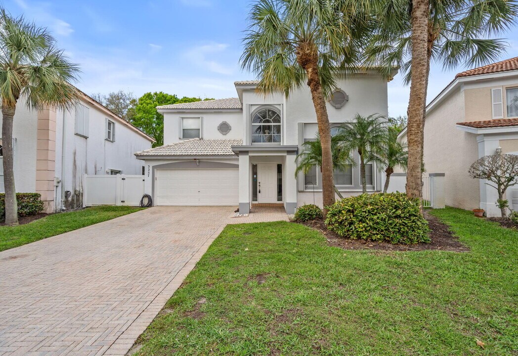 3257 El Camino Real in West Palm Beach, FL - Building Photo