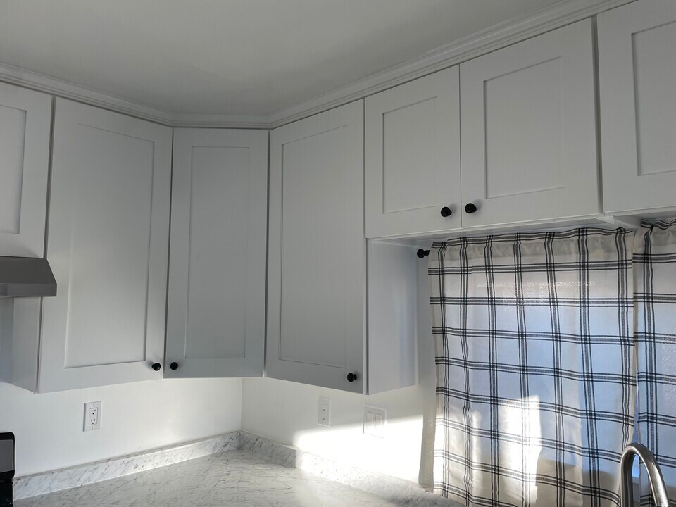 265 E 69th Way in Long Beach, CA - Building Photo