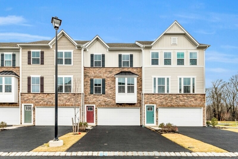 29 Peckwell St in Mt. Olive, NJ - Building Photo