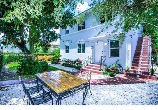 property at 685 SW 19th Rd