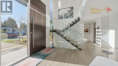 2710 Crescentview Dr in North Vancouver, BC - Building Photo - Building Photo