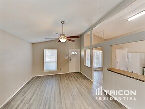 8306 Riverboat Dr in Tampa, FL - Building Photo - Building Photo