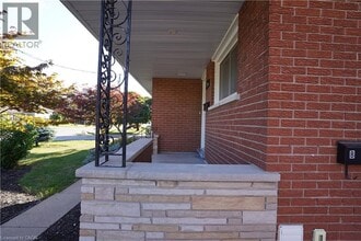 20 Sunrise Dr in Kitchener, ON - Building Photo - Building Photo