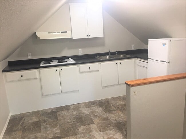 105 7th Ave SE in Watertown, SD - Building Photo - Building Photo