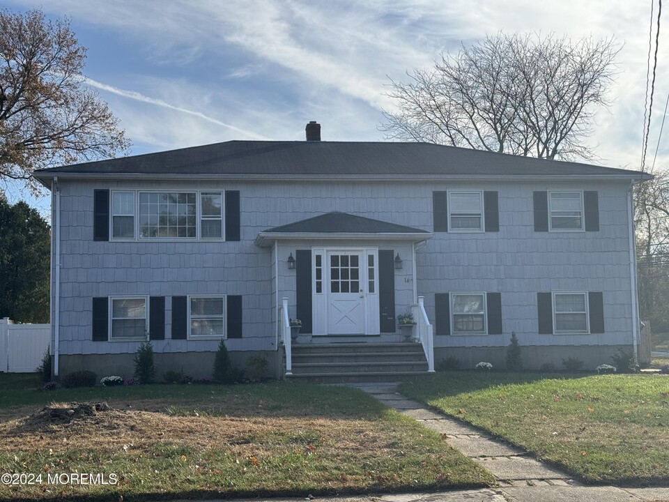 14 Fieldstone Ln in Ocean Township, NJ - Foto de edificio