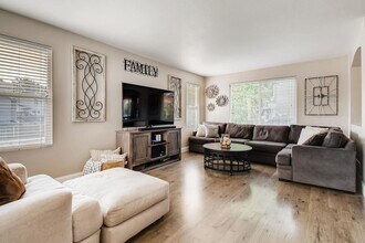 979 Wolf Creek Dr in Longmont, CO - Building Photo - Building Photo