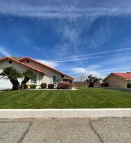 17612 El Cajon Dr in Hesperia, CA - Building Photo