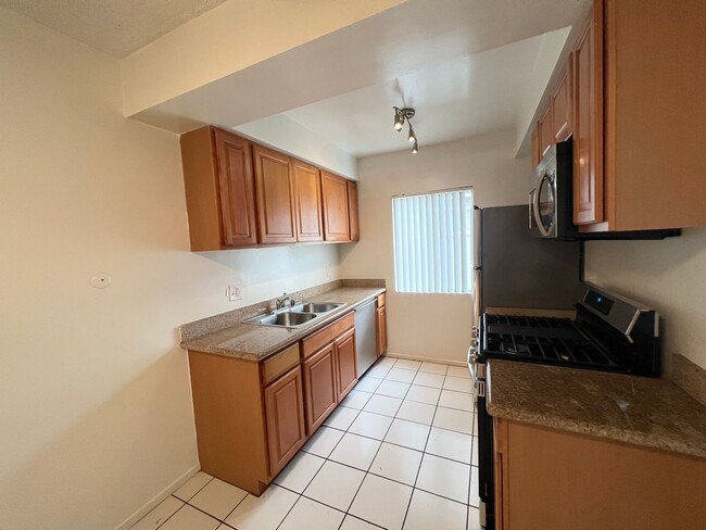 3545 Keystone Av, Unit 5 in Los Angeles, CA - Building Photo - Building Photo