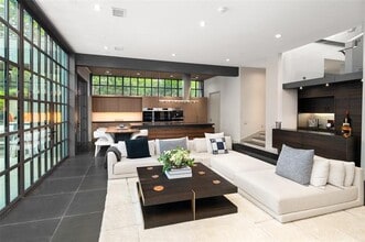 4340 Fairfax Ave in Dallas, TX - Building Photo - Building Photo
